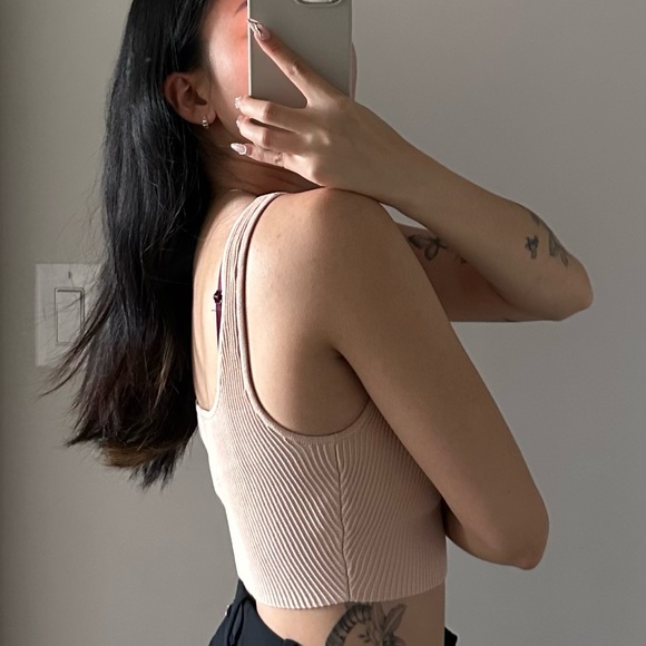 ARITZIA BABATON SCULPT KNIT TANK - Picture 6 of 7